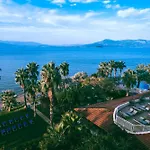 Sissy Hotel Kamena Vourla