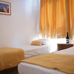 Sissy Hotel Kamena Vourla