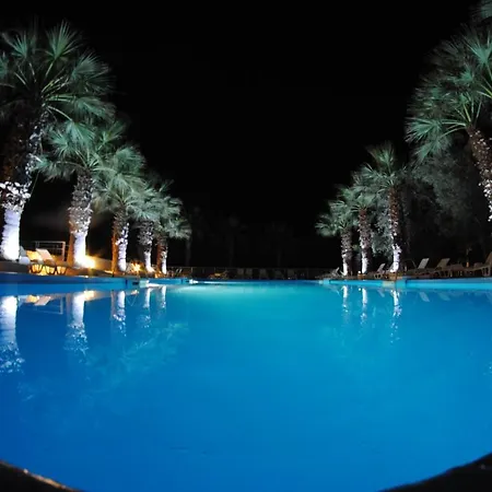 Sissy 3* Kamena Vourla