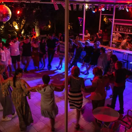 Sissy 3* Kamena Vourla