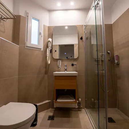 Sissy 3* Kamena Vourla